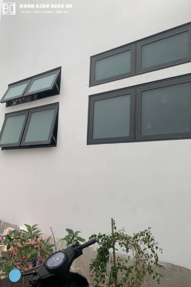 Mẫu cửa sổ hất 2 cánh
