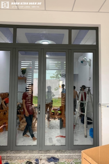 Mẫu cửa 4 cánh - số 2